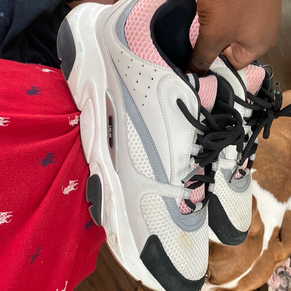 Dior b22 WILL BE CLEANED BEFORE SHIPPING!!!!and box is available